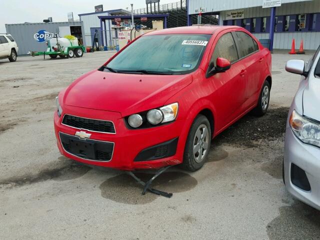 1G1JA5SH1F4104623 - 2015 CHEVROLET SONIC LS RED photo 2