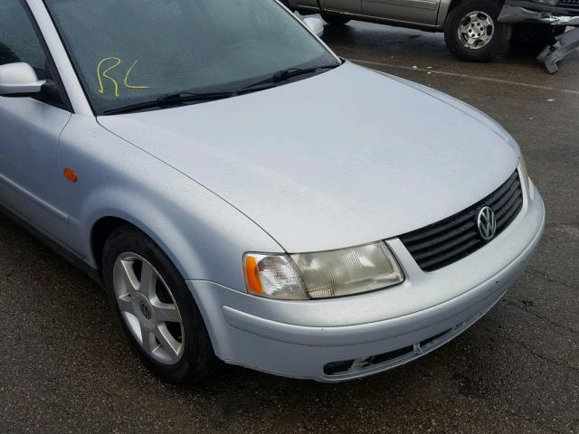 WVWMA63BXWE047630 - 1998 VOLKSWAGEN PASSAT GLS SILVER photo 9