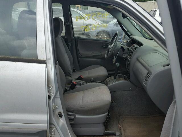 2CNBJ13C9Y6951071 - 2000 CHEVROLET TRACKER SILVER photo 5