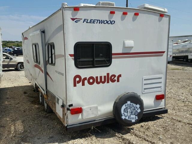 1EC1R252364284638 - 2006 FLET PROWLER WHITE photo 3