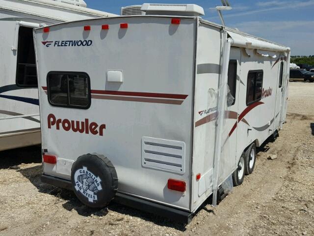 1EC1R252364284638 - 2006 FLET PROWLER WHITE photo 4