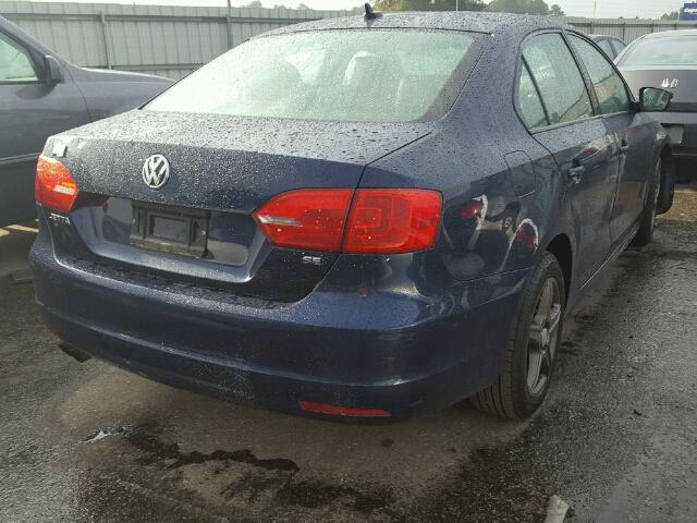 3VWD17AJ6EM430633 - 2014 VOLKSWAGEN JETTA SE 蓝色 照片 4
