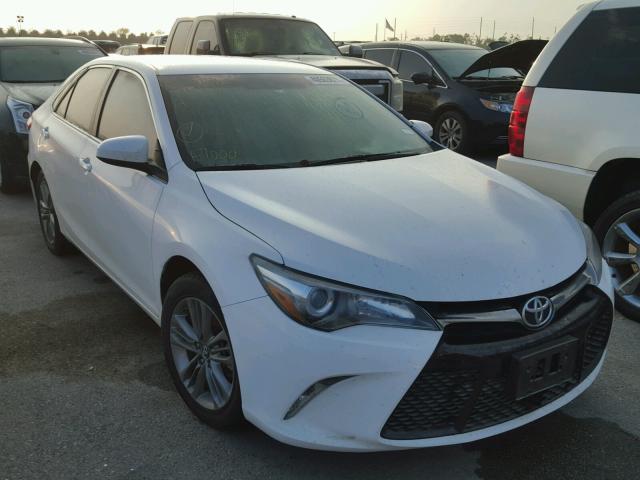 4T1BF1FK5GU524426 - 2016 TOYOTA CAMRY WHITE photo 1