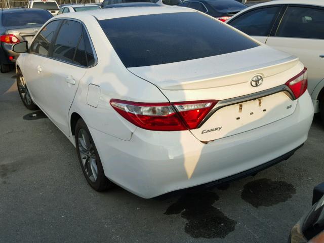 4T1BF1FK5GU524426 - 2016 TOYOTA CAMRY WHITE photo 3