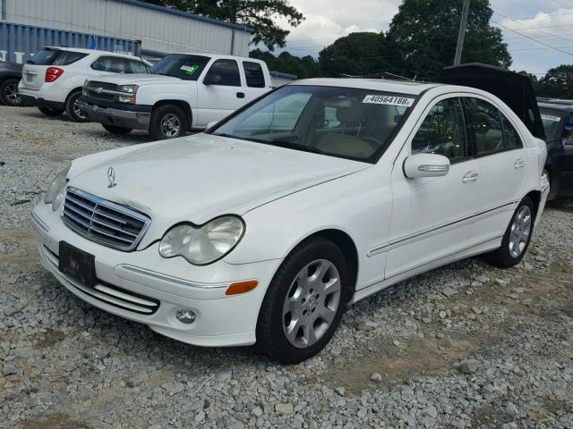 WDBRF81J05F603609 - 2005 MERCEDES-BENZ C 240 4MAT WHITE photo 2