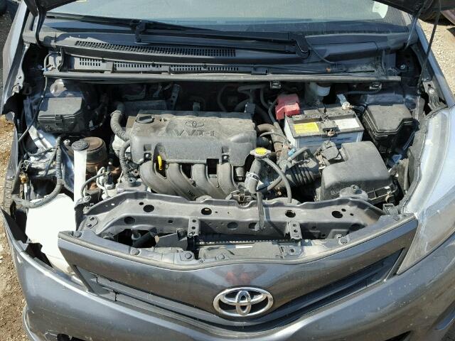 JTDKTUD34DD561148 - 2013 TOYOTA YARIS GRAY photo 7