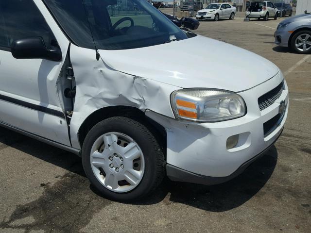 1GBDV13W78D210029 - 2008 CHEVROLET UPLANDER I WHITE photo 9