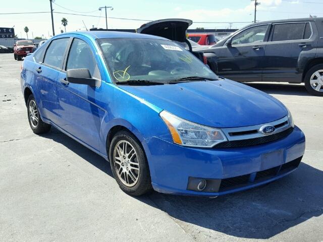 1FAHP3FN3AW132788 - 2010 FORD FOCUS SE BLUE photo 1