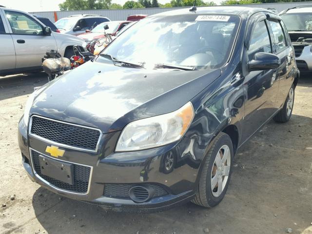 KL1TD66E39B304343 - 2009 CHEVROLET AVEO LS BLACK photo 2