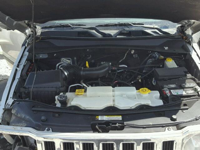 1J8GP28K78W184575 - 2008 JEEP LIBERTY SP SILVER photo 7
