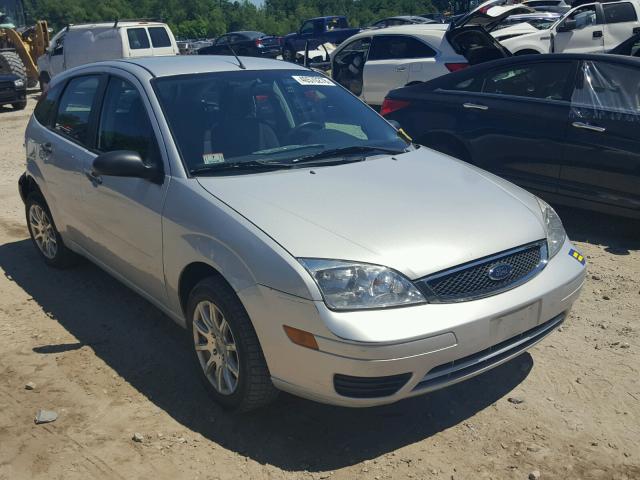 1FAHP37N07W323768 - 2007 FORD FOCUS ZX5 SILVER photo 1