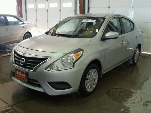 3N1CN7AP9FL864207 - 2015 NISSAN VERSA S SILVER photo 2