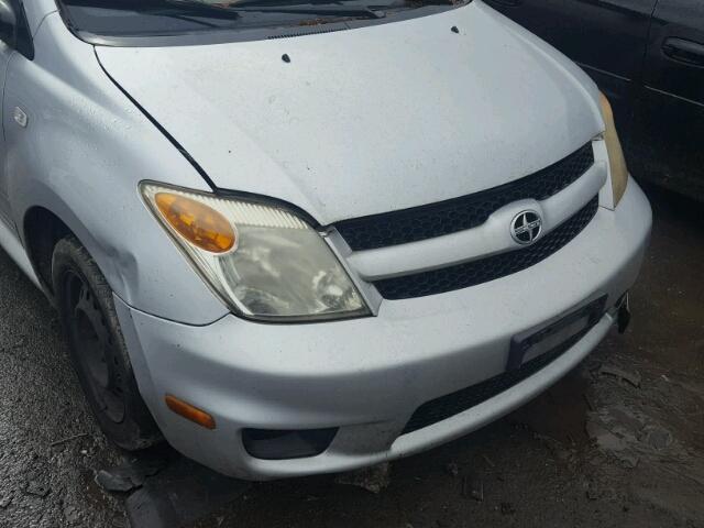 JTKKT624860152595 - 2006 TOYOTA SCION XA SILVER photo 9