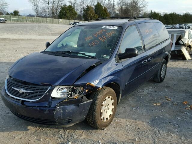 2C4GP44R94R520946 - 2004 CHRYSLER TOWN & COU BLUE photo 2