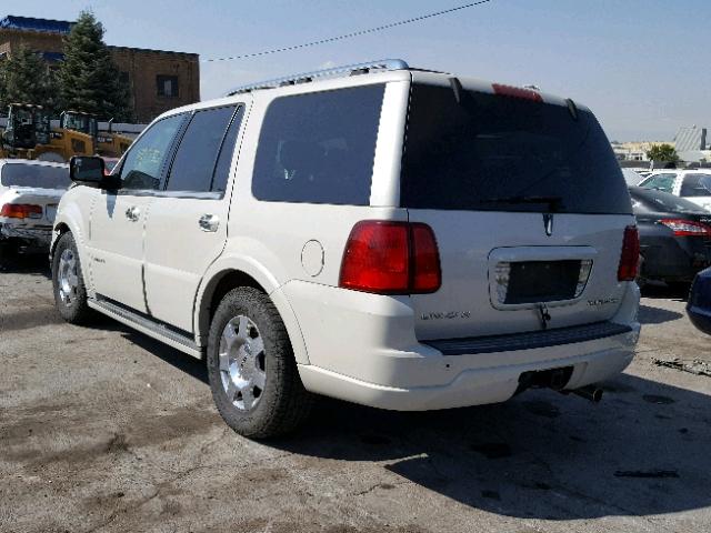 5LMFU28566LJ12151 - 2006 LINCOLN NAVIGATOR Weiß Foto 3