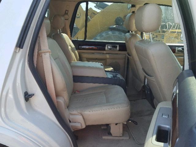 5LMFU28566LJ12151 - 2006 LINCOLN NAVIGATOR Weiß Foto 6