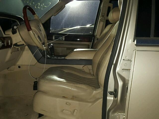5LMFU27536LJ17504 - 2006 LINCOLN NAVIGATOR Braun Foto 5