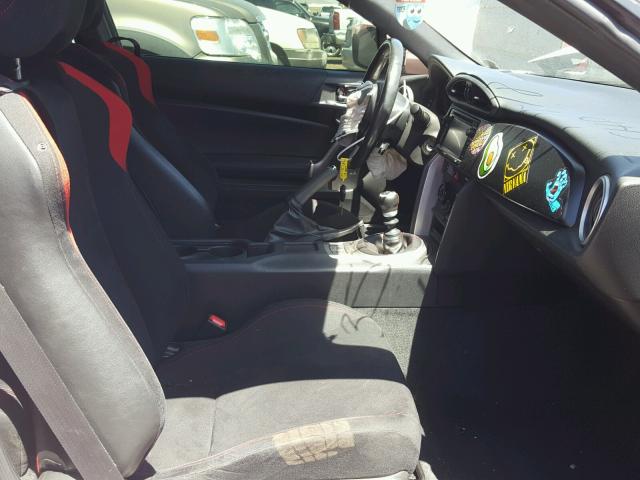 JF1ZNAA19D1731523 - 2013 TOYOTA SCION FR-S WHITE photo 5