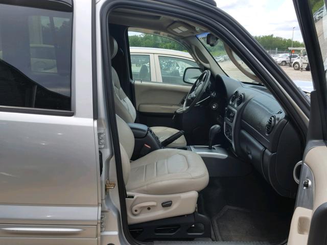 1J4GL38K53W704963 - 2003 JEEP LIBERTY RE SILVER photo 5