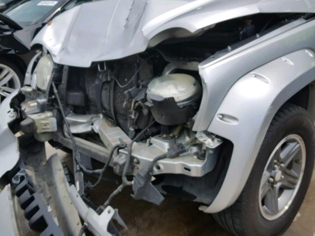 1J4GL38K53W704963 - 2003 JEEP LIBERTY RE SILVER photo 9