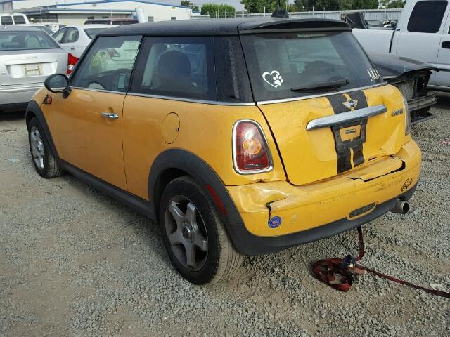 WMWMF33519TW79021 - 2009 MINI COOPER YELLOW photo 3