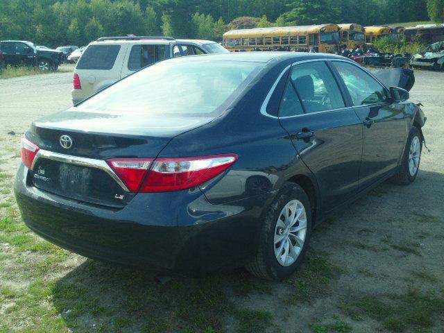 4T4BF1FK6FR501113 - 2015 TOYOTA CAMRY LE 灰色 照片 4