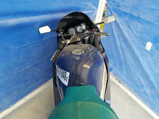 JS1GN78A9W2101499 - 1998 SUZUKI GSX-R600 BLUE photo 5