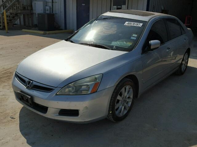 1HGCM66587A064834 - 2007 HONDA ACCORD EX SILVER photo 2