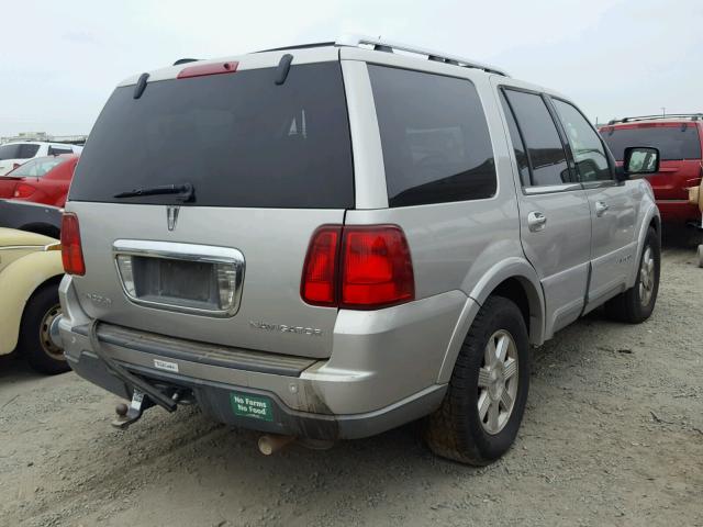 5LMFU28R23LJ01307 - 2003 LINCOLN NAVIGATOR SILVER photo 4