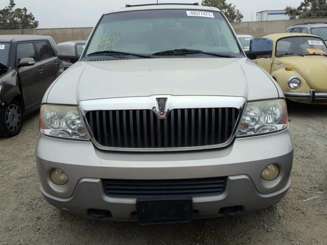 5LMFU28R23LJ01307 - 2003 LINCOLN NAVIGATOR SILVER photo 9