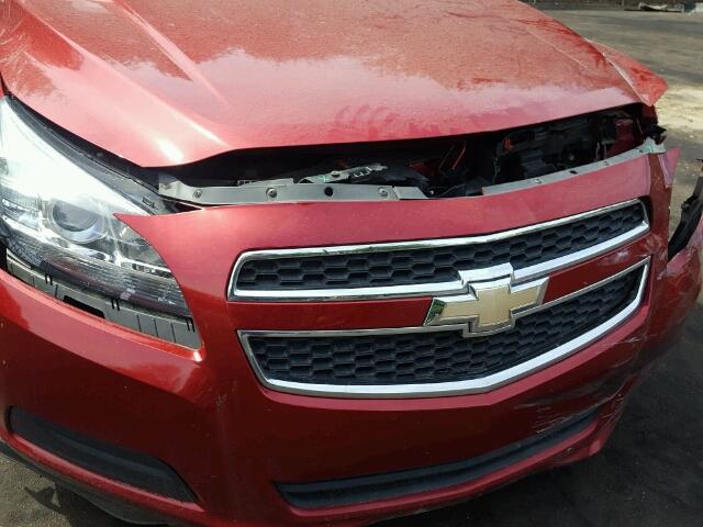 1G11D5SR8DF353129 - 2013 CHEVROLET MALIBU 1LT 红色 照片 9