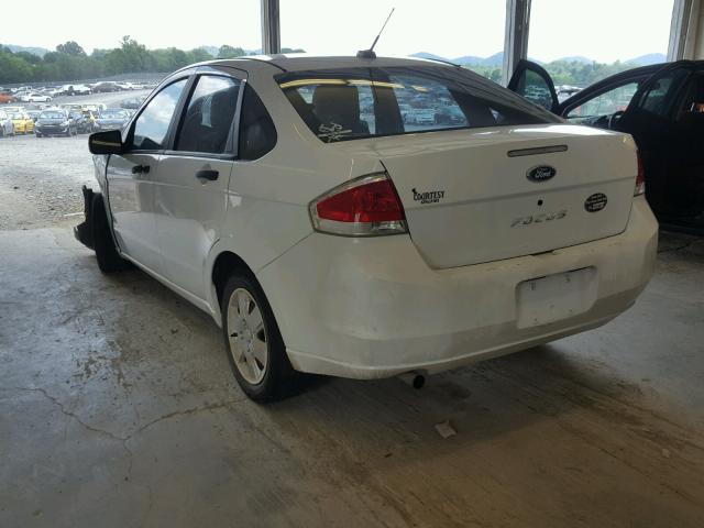 1FAHP34N68W154927 - 2008 FORD FOCUS S/SE WHITE photo 3