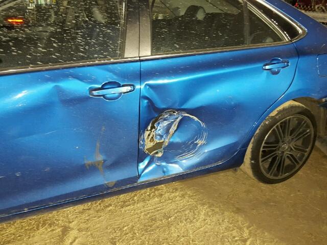 4T1BF1FK5GU506489 - 2016 TOYOTA CAMRY LE 蓝色 照片 9