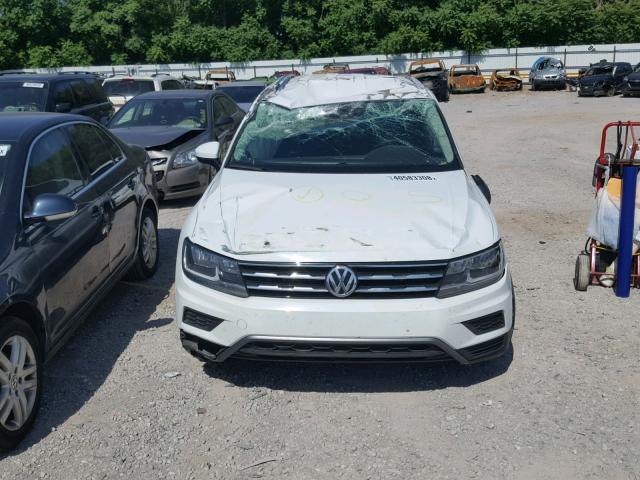 3VV3B7AX4JM091060 - 2018 VOLKSWAGEN TIGUAN SE Weiß Foto 9