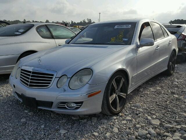 WDBUF72X97B123165 - 2007 MERCEDES-BENZ E 550 SILVER photo 2