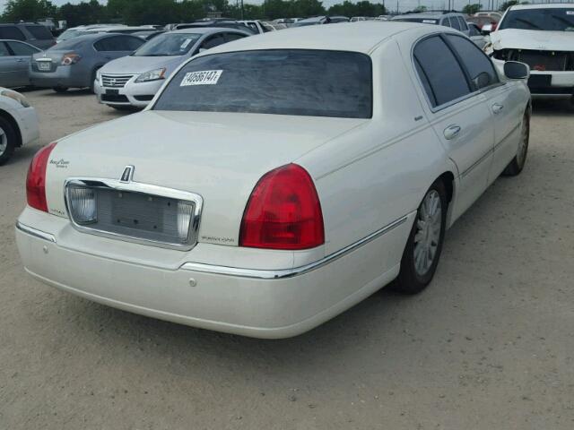 1LNHM83W04Y614622 - 2004 LINCOLN TOWN CAR CREAM photo 4