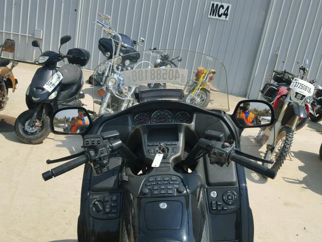 1HFSC47L28A704736 - 2008 HONDA GL1800 BLACK photo 5