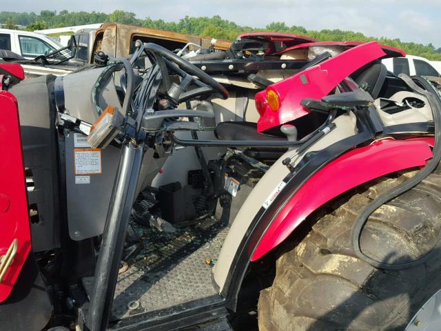 55GCL00717 - 2017 MAHINDRA AND MAHINDRA 2555 红色 照片 6