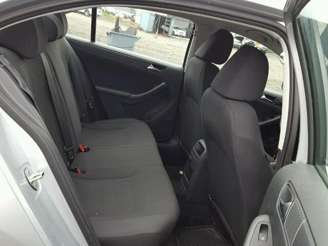 3VW2K7AJ0FM327049 - 2015 VOLKSWAGEN JETTA BASE SILVER photo 6