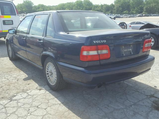 YV1LS553XW1439310 - 1998 VOLVO S70 BLUE photo 3