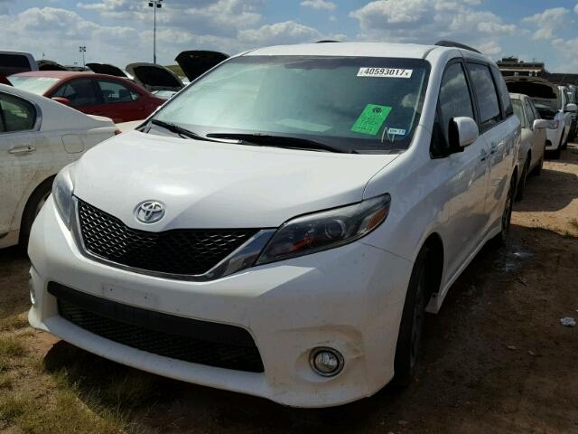 5TDXK3DC0GS741366 - 2016 TOYOTA SIENNA WHITE photo 2