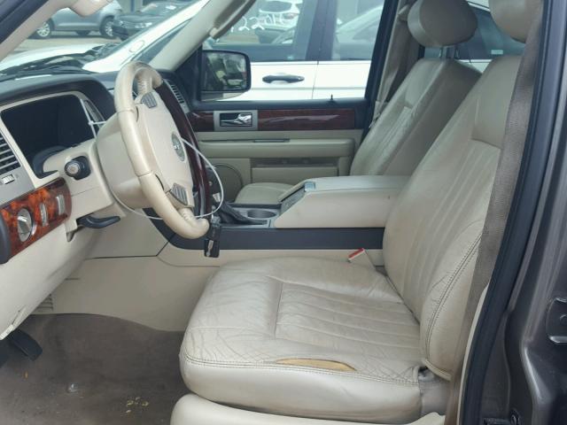 5LMFU27R63LJ35249 - 2003 LINCOLN NAVIGATOR ნაცრისფერი ფოტო 5