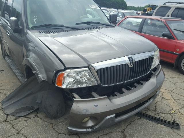 5LMFU27R63LJ35249 - 2003 LINCOLN NAVIGATOR ნაცრისფერი ფოტო 9