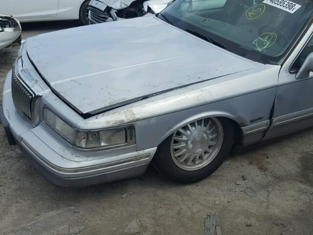 1LNLM82W6VY756003 - 1997 LINCOLN TOWN CAR S SILVER photo 9