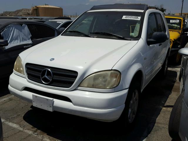 4JGAB72E6XA123303 - 1999 MERCEDES-BENZ ML 430 WHITE photo 2