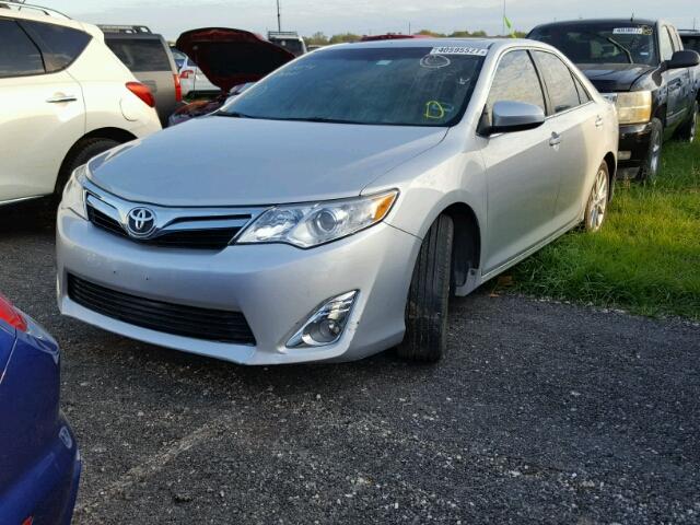 4T4BF1FK2ER376481 - 2014 TOYOTA CAMRY SILVER photo 2