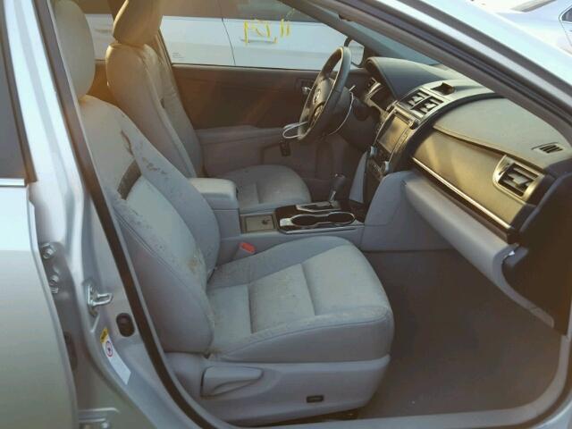 4T4BF1FK2ER376481 - 2014 TOYOTA CAMRY SILVER photo 5