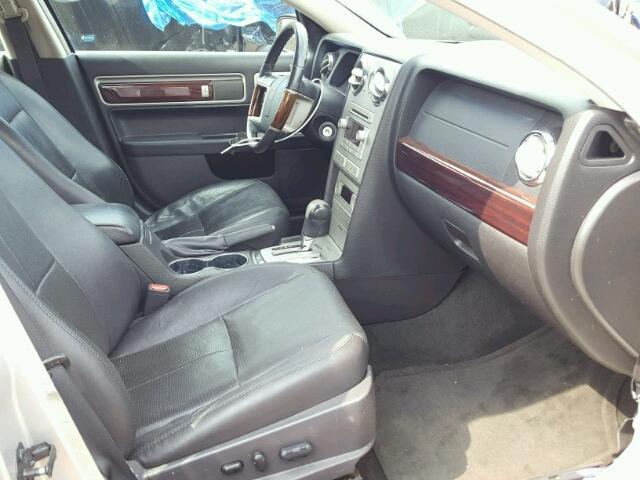 3LNHM28TX8R647577 - 2008 LINCOLN MKZ Marrón foto 5