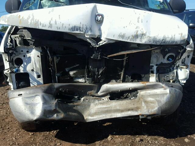 2B7JB21Y42K124465 - 2002 DODGE RAM VAN WHITE photo 9