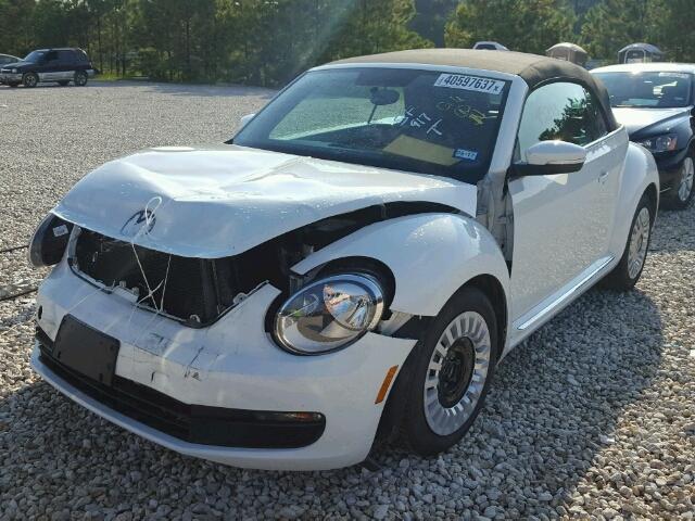 3VW507AT9EM821560 - 2014 VOLKSWAGEN BEETLE WHITE photo 2